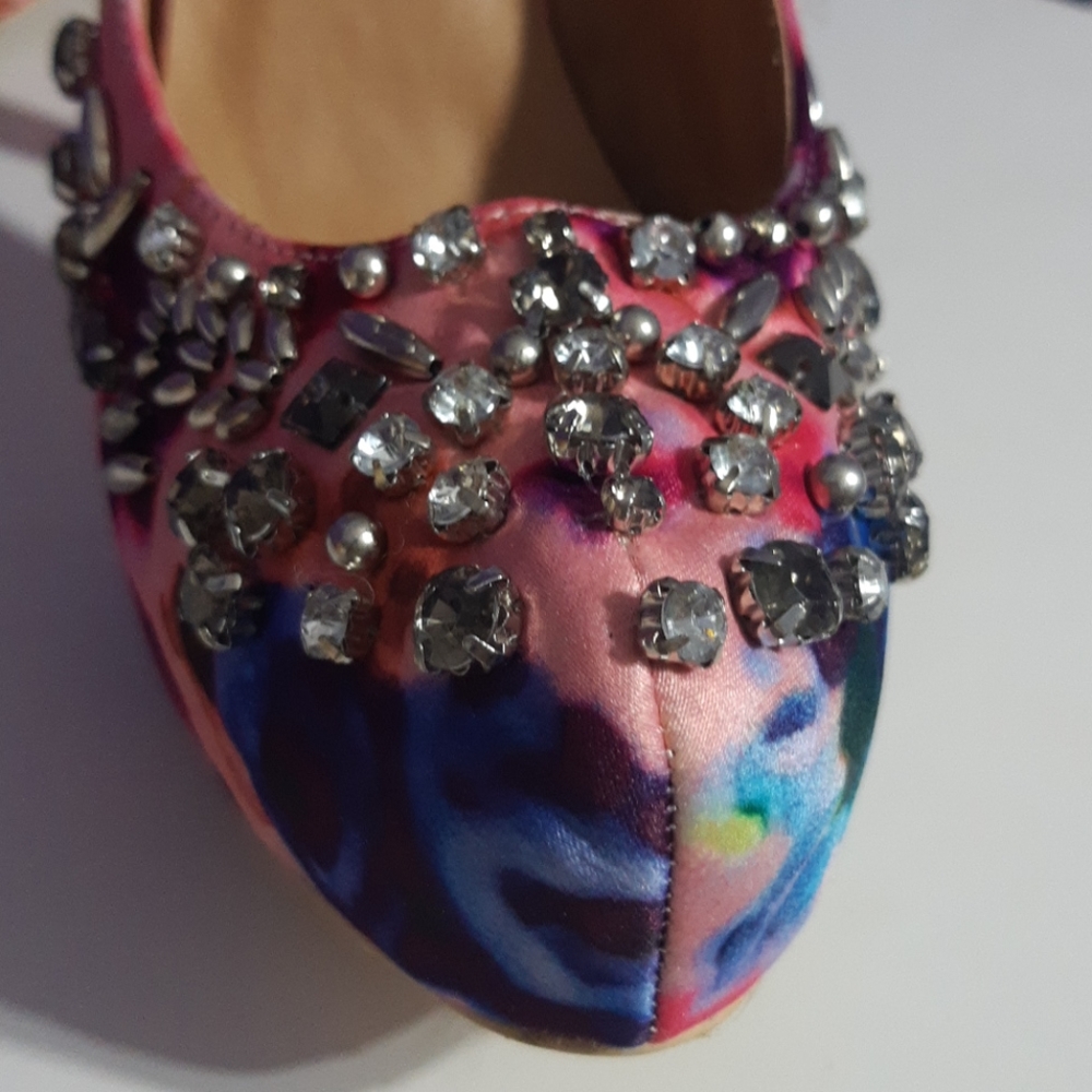 Shoes - Picture 2 of 4
